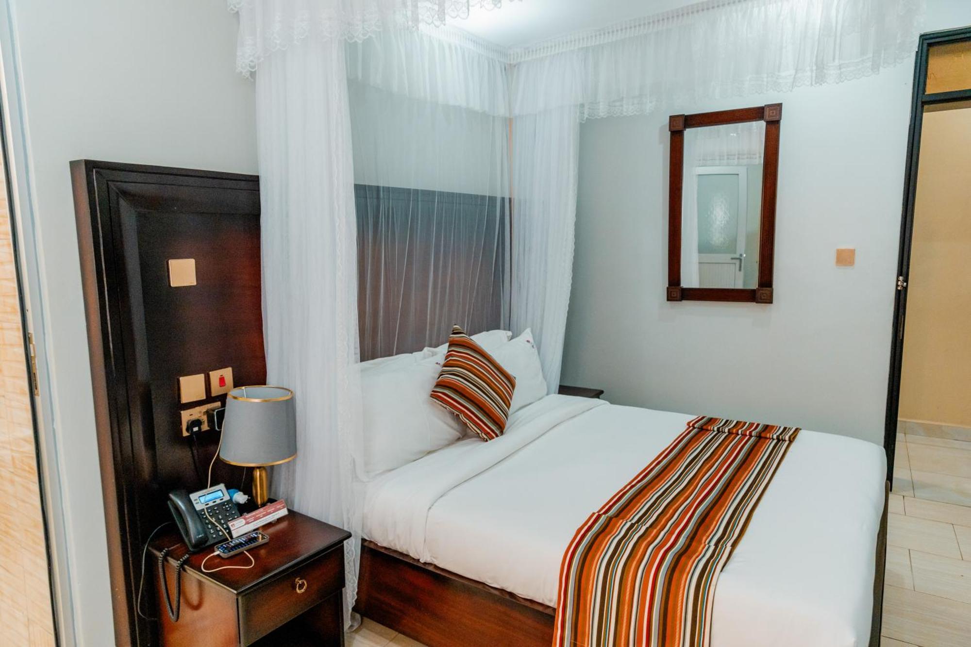 Las Vegas Garden Hotel Mbarara Dış mekan fotoğraf